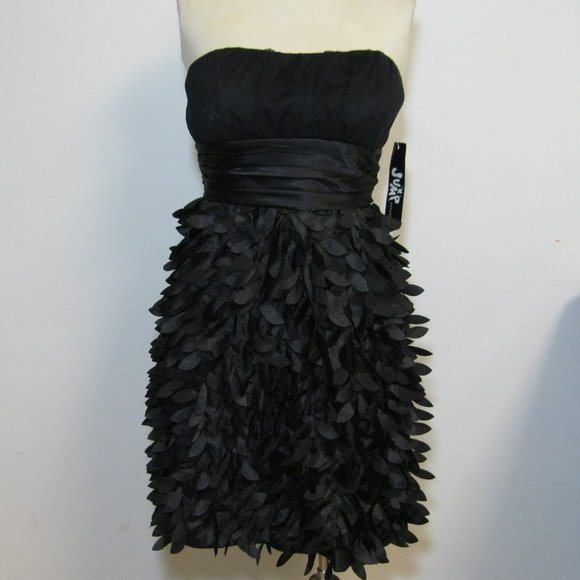 Jump Dresses & Skirts - NWT Jump Apparel Strapless Black Dress Feather-like Petal Skirt Size 7/8
